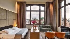 Italiaanse Frette-lakens, luxe beddengoed, een kluis op de kamer