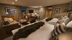 Free minibar, in-room safe, desk, laptop workspace