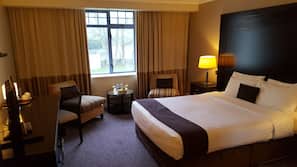 In-room safe, desk, iron/ironing board, free WiFi