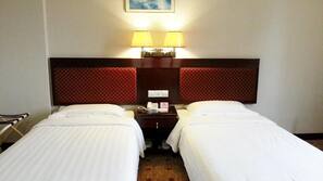 Minibar, desk, free WiFi