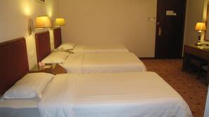 Minibar, desk, free WiFi