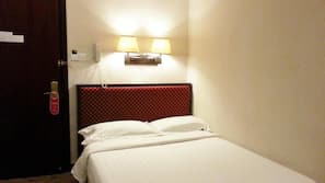 Minibar, desk, free WiFi
