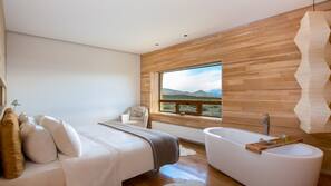 Premium bedding, in-room safe, free WiFi