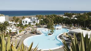 4 piscinas al aire libre, sombrillas, tumbonas