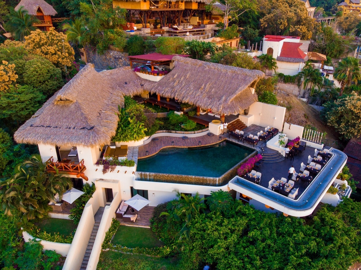 Tentaciones Zihuatanejo hotel in mexico