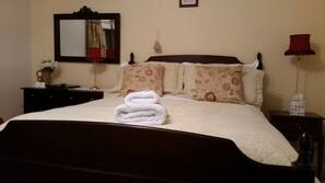 Premium bedding, iron/ironing board, free WiFi