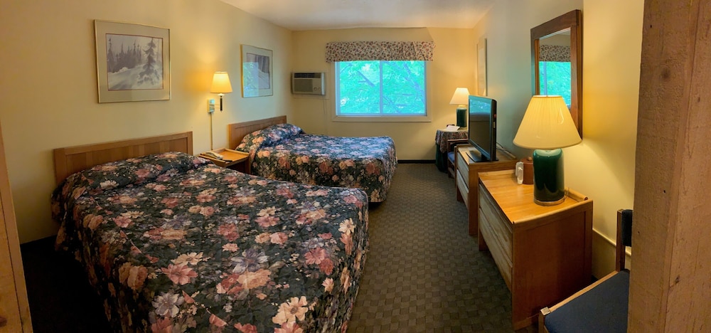 Snowy Owl Inn And Resort
