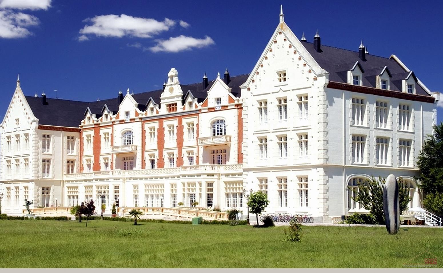 Balneario Palacio de las Salinas in Medina del Campo, Spain