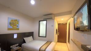 In-room safe, desk, iron/ironing board, free WiFi