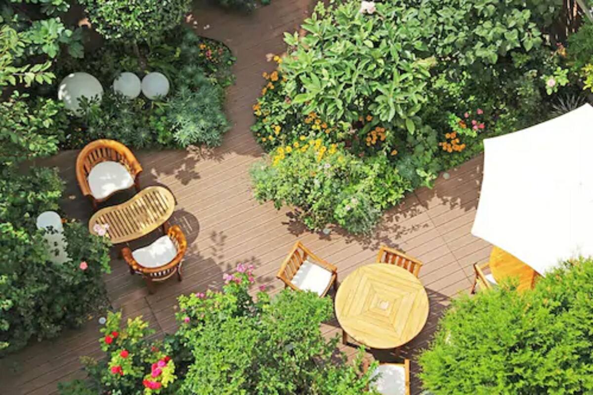 Hotel Alhambra In Paris France Expedia