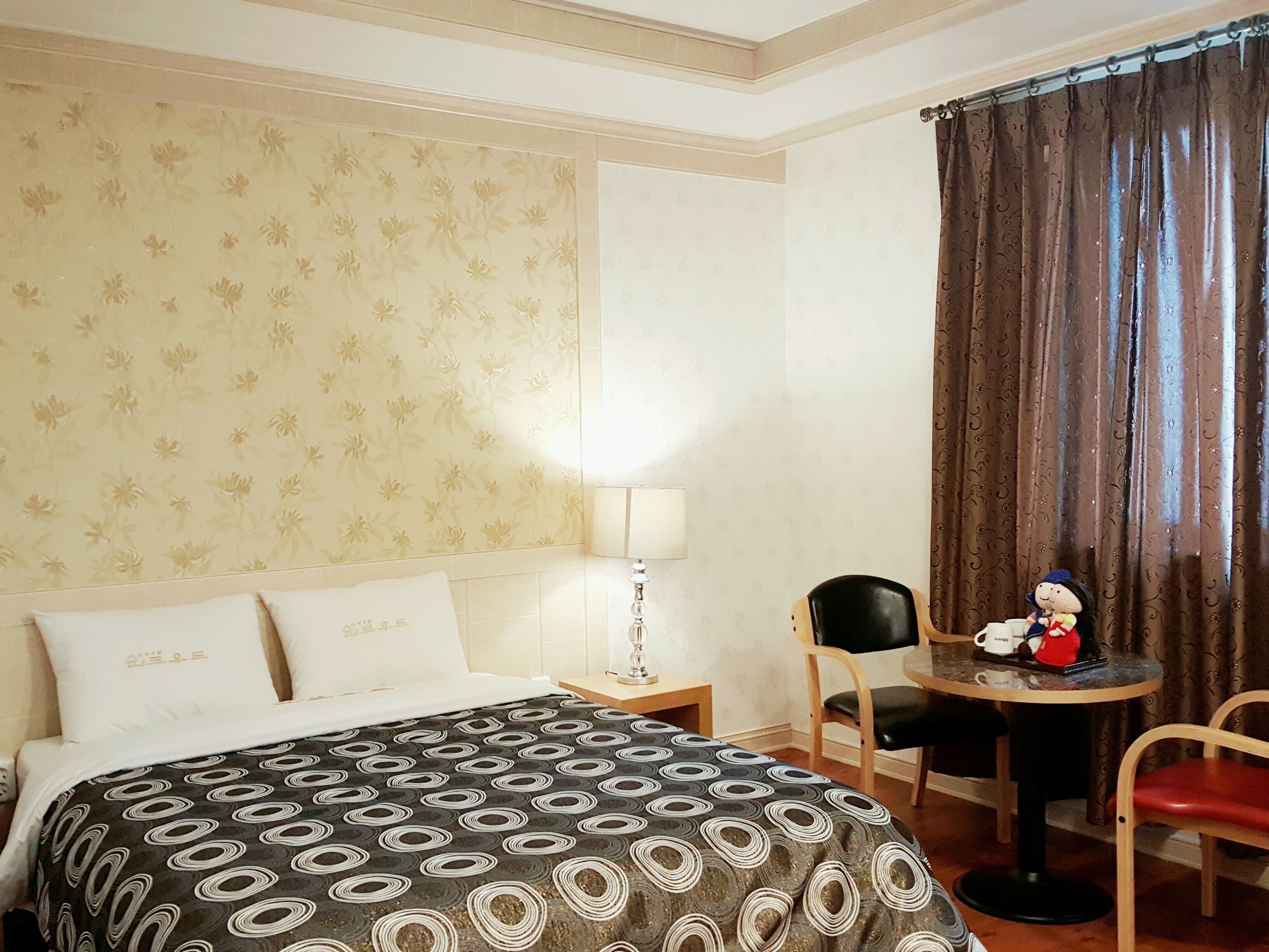 Hotel Parkwood Incheon Airport in Incheon, South Korea
