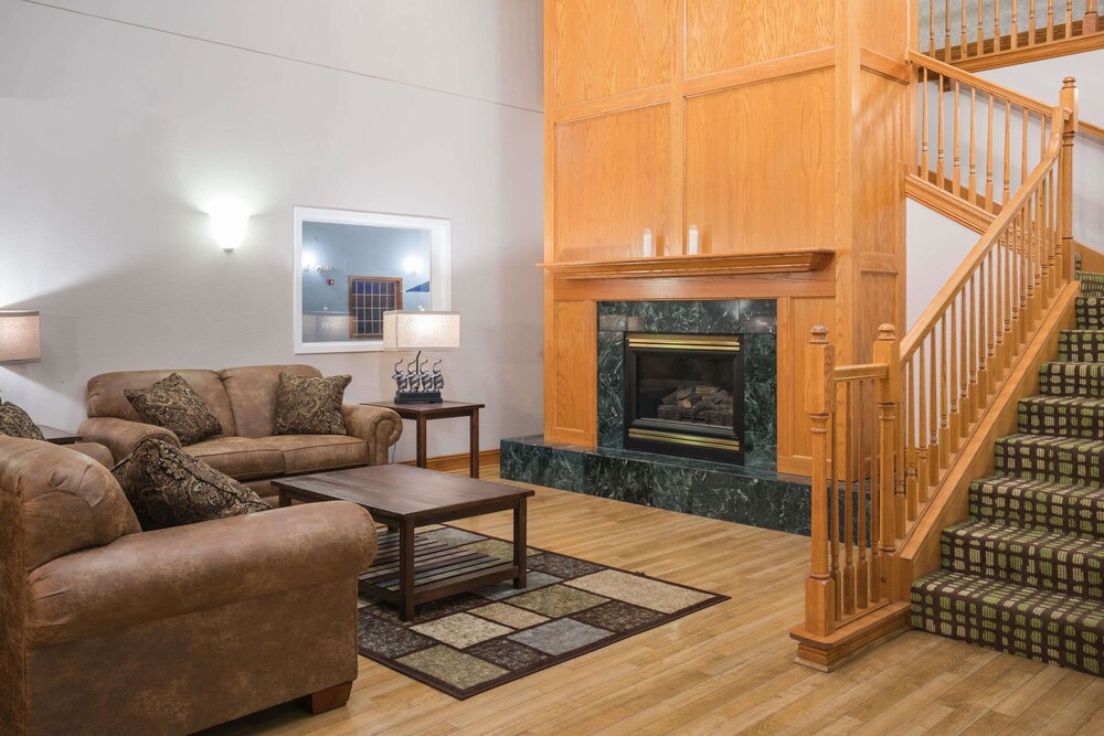 Baymont By Wyndham Albany In St Cloud Hotel Rates Reviews On Orbitz