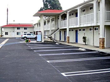 Motel 6 Anaheim CA