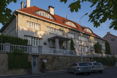 Primary image