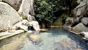 Outdoor spa bath