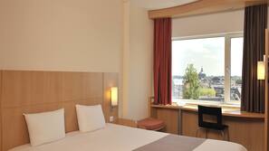 In-room safe, desk, soundproofing, iron/ironing board