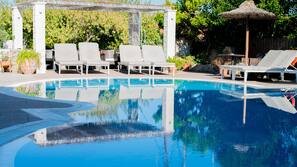 Piscine extérieure