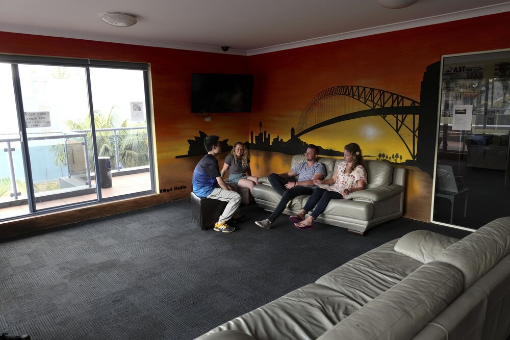 Sydney Beachouse YHA - Backpacker