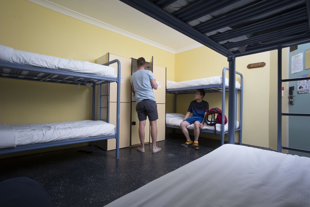 Sydney Beachouse YHA - Backpacker