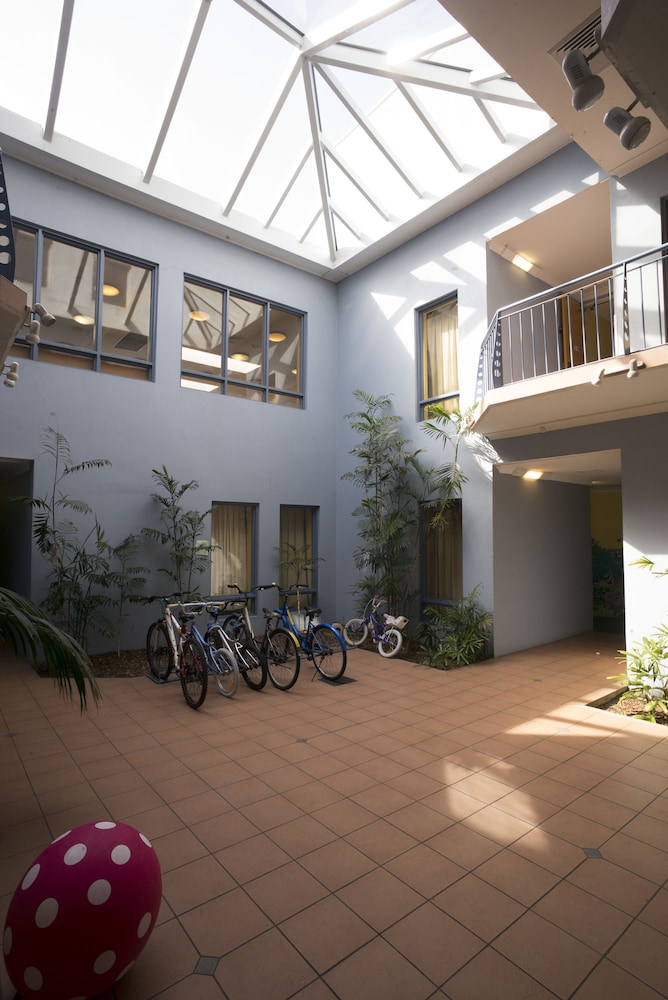 Sydney Beachouse YHA - Backpacker