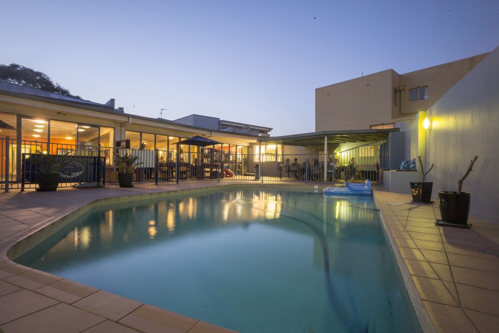 Sydney Beachouse YHA - Backpacker