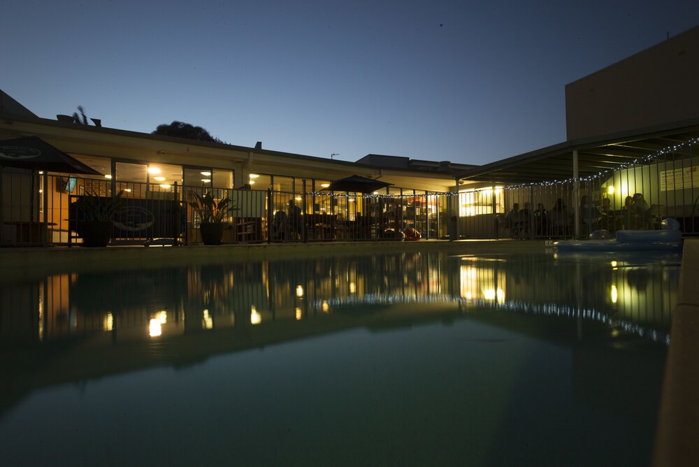Sydney Beachouse YHA - Backpacker