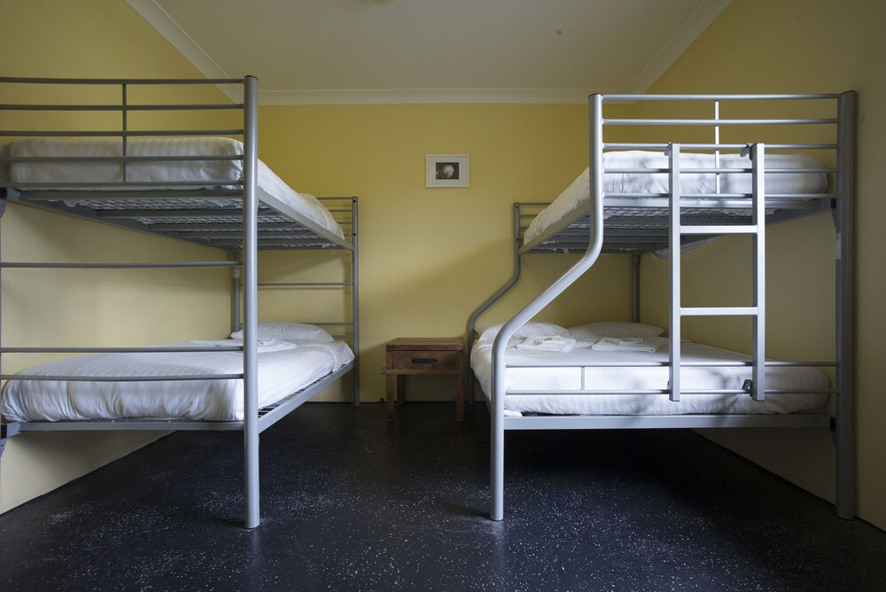 Sydney Beachouse YHA - Backpacker