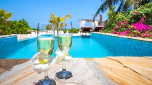 Outdoor pool, pool loungers