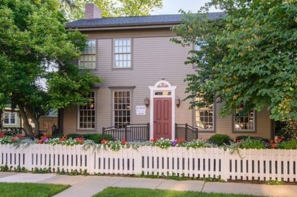 Brick Street Inn In Zionsville Hotel Rates Reviews Orbitz