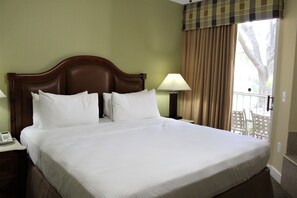 Premium bedding, in-room safe, desk, iron/ironing board