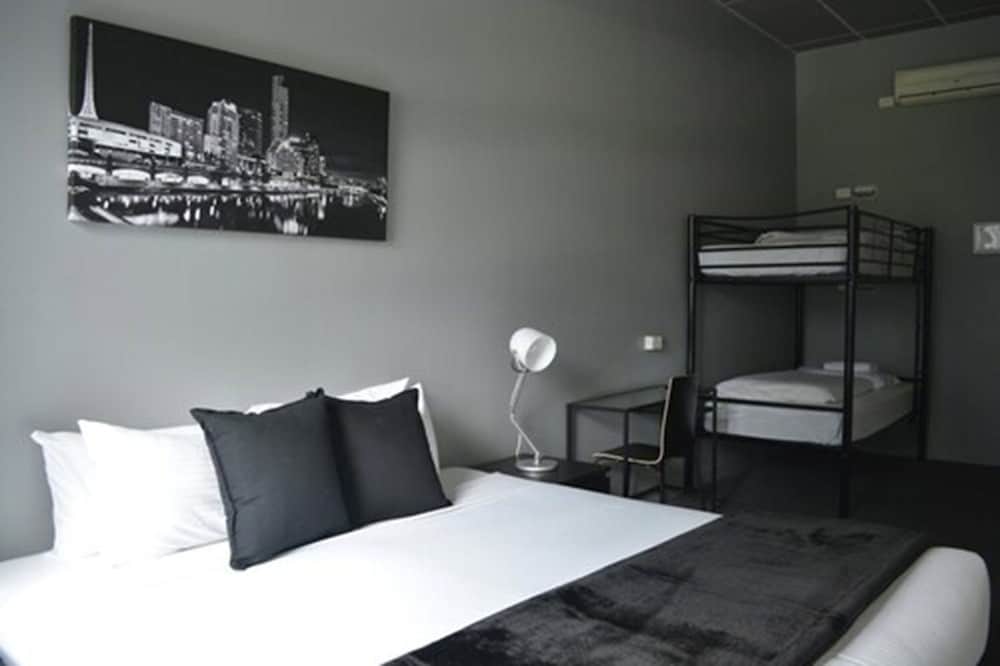 Urban Central Accommodation - Hostel