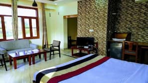 Premium bedding, desk
