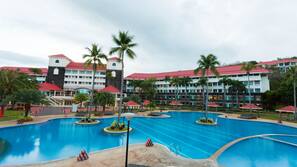 Outdoor pool, free pool cabanas