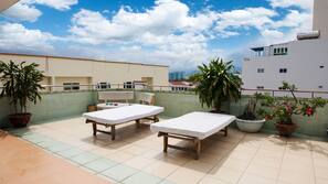 Outdoor pool, pool loungers