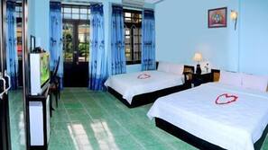 Minibar, desk, free WiFi