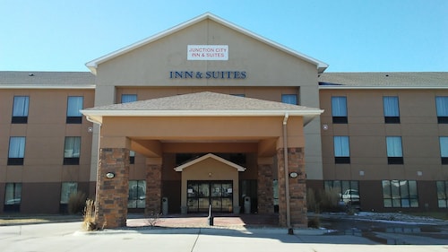 Great Place to stay Junction City Inn & Suites near Junction City 