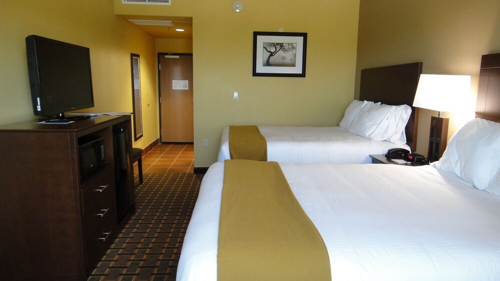 Holiday Inn Express and Suites George West, an IHG Hotel