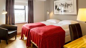 Hypo-allergenic bedding, blackout curtains, cots/infant beds, free WiFi