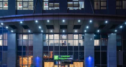 Holiday Inn Express Chongqing Guanyinqiao, an IHG Hotel
