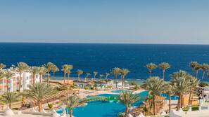 3 outdoor pools, pool umbrellas, pool loungers