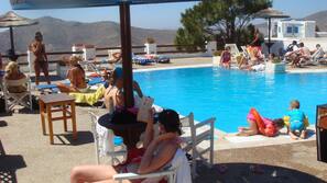 Piscina stagionale all'aperto, cabine incluse nel prezzo