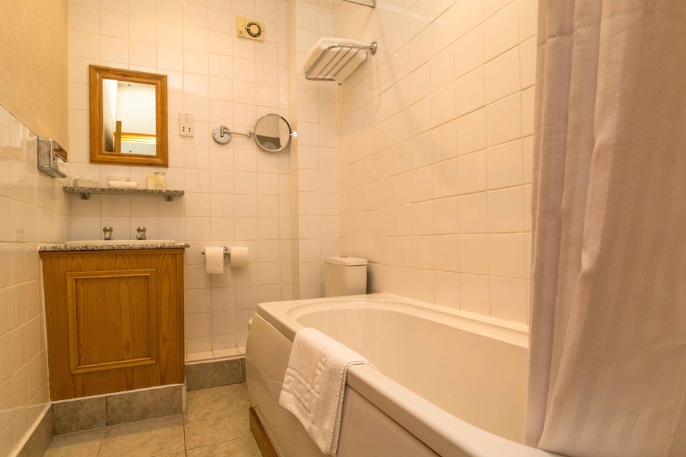 Bathroom, Washington Central Hotel