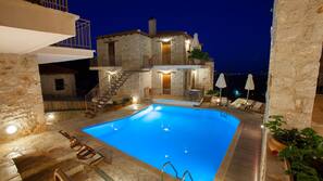 Seasonal outdoor pool, pool umbrellas