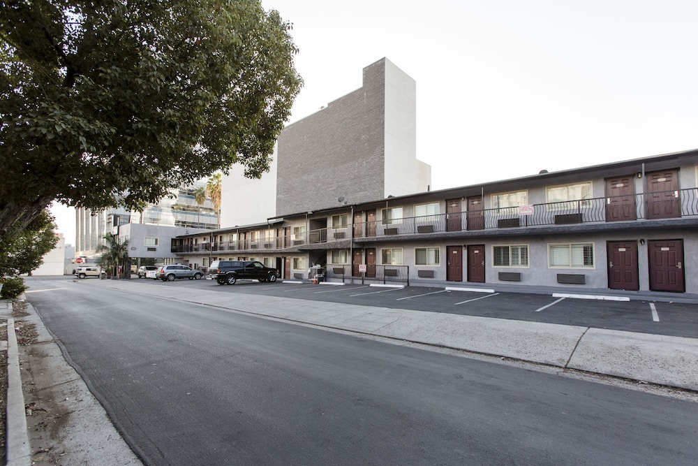 Hollywood Palms Inn and Suites in Los Angeles Best Rates & Deals on Orbitz