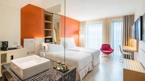 Biancheria da letto di alta qualità, minibar, cassaforte in camera
