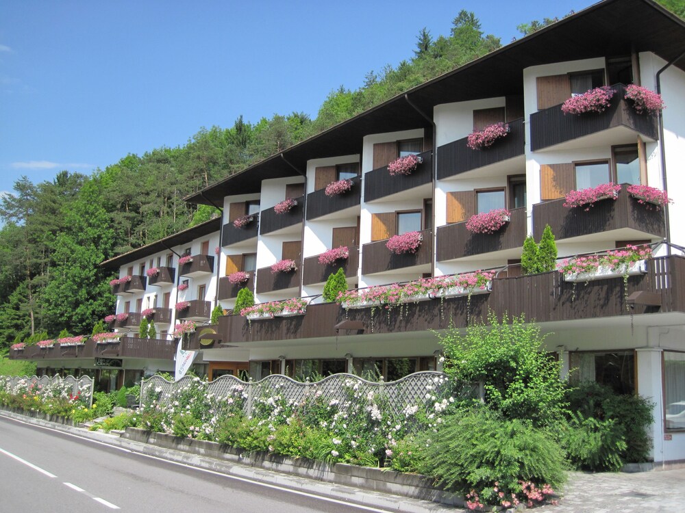 Comano Cattoni Holiday In Comano Terme Cheap Hotel Deals