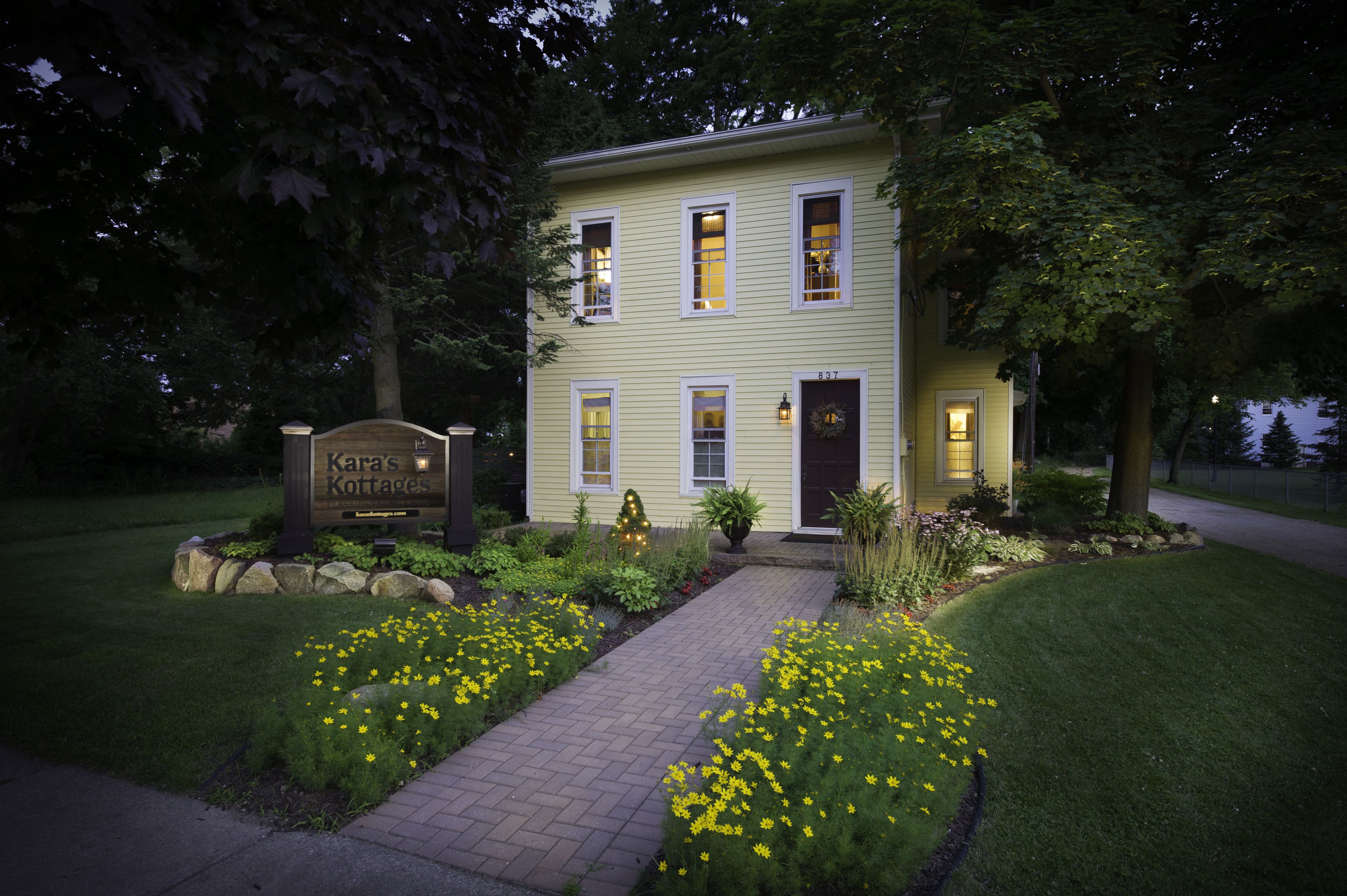 Kara's Kottages @ W. Main St in Kalamazoo, United States