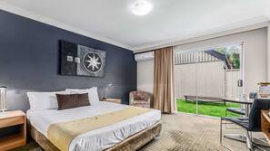 Minibar, iron/ironing board, free WiFi, linens