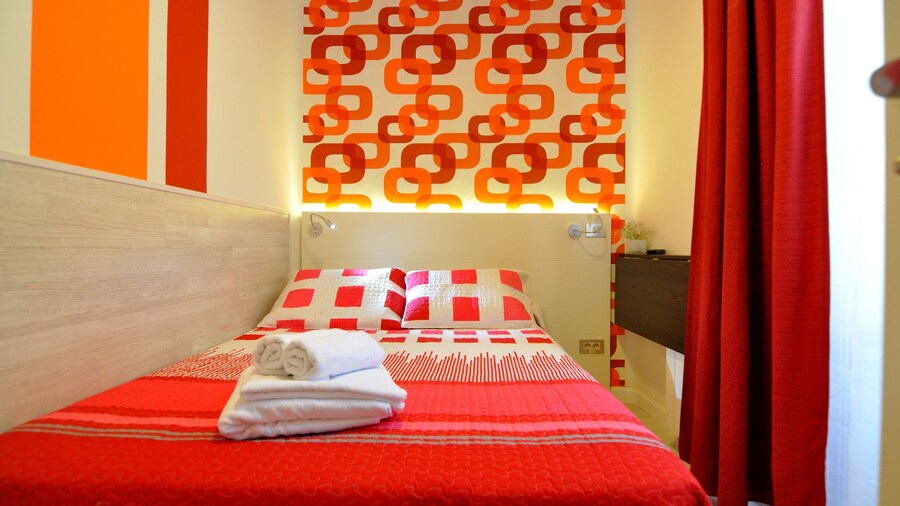 Hostal Far Home Plaza Mayor