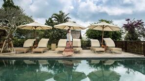 Kolam renang outdoor